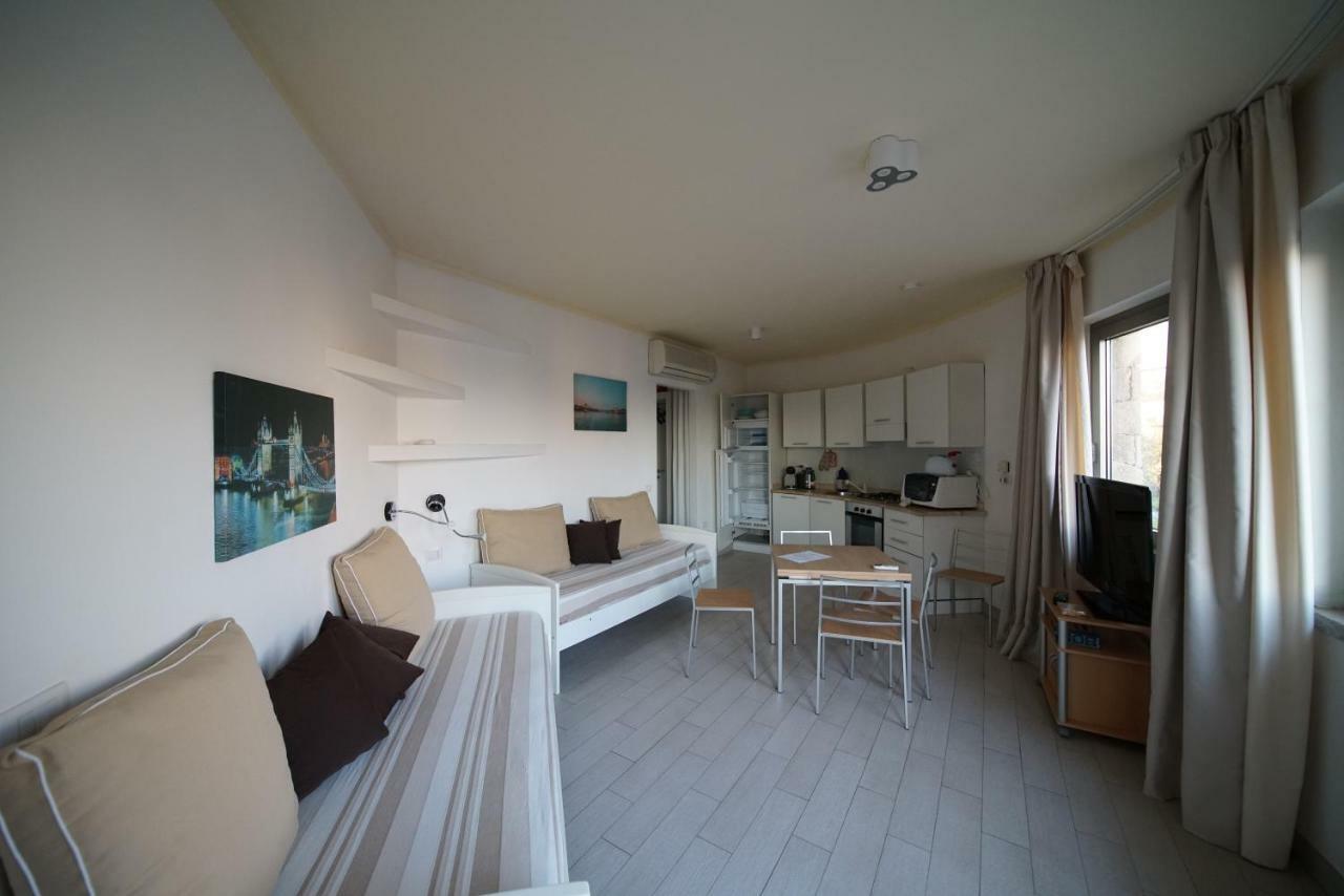 Holiday Home Isola Rossa Exterior foto